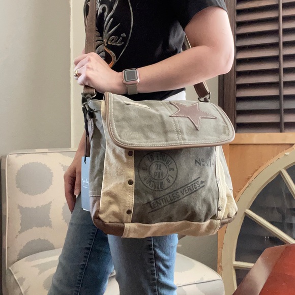 PRICE DROP! Myra- Leather Star Shoulder Bag - Picture 2 of 8